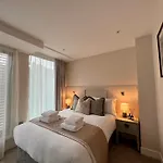 The Noir Blanc Retreat At Ryedale House