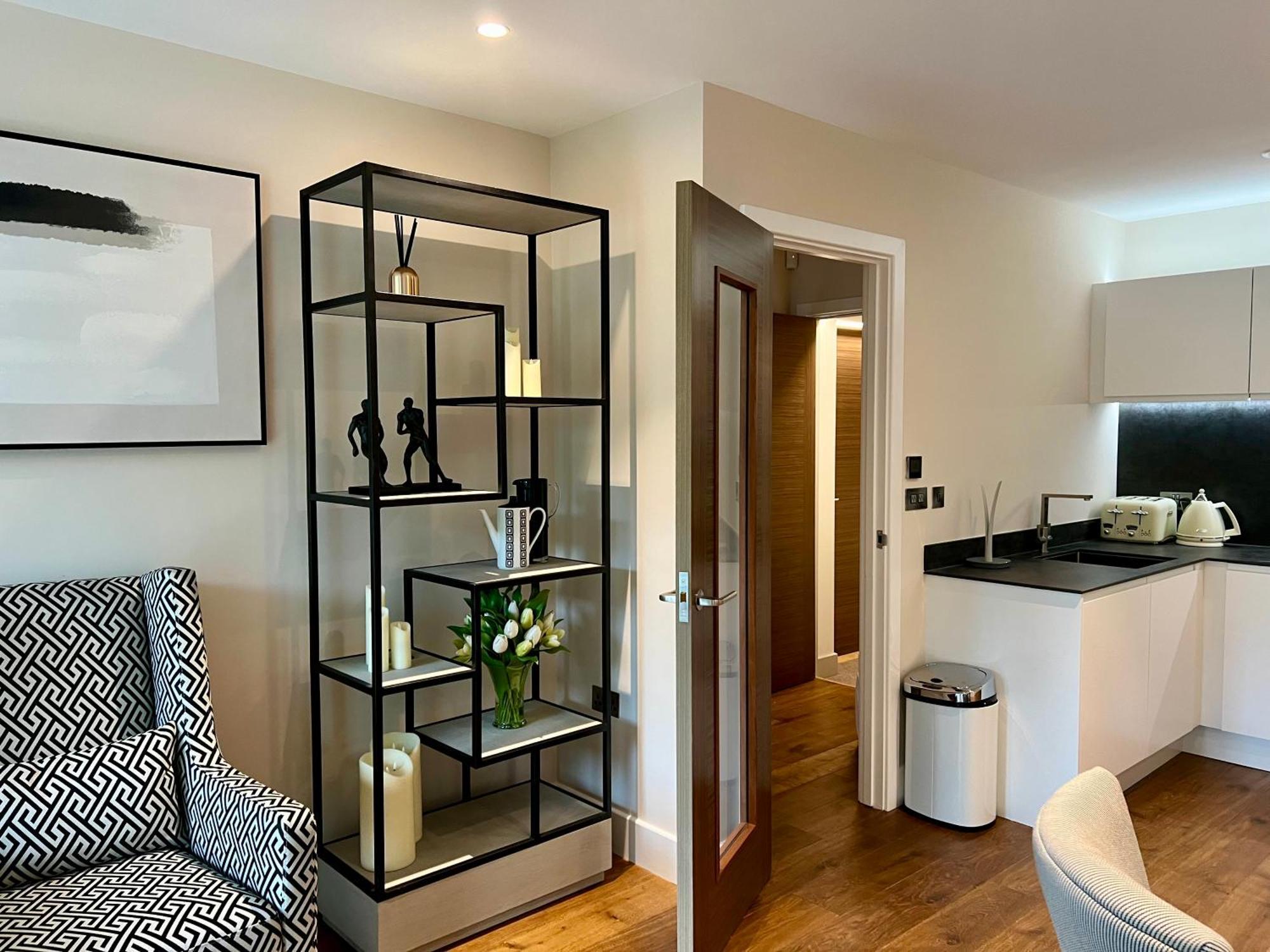The Noir Blanc Retreat At Ryedale House *