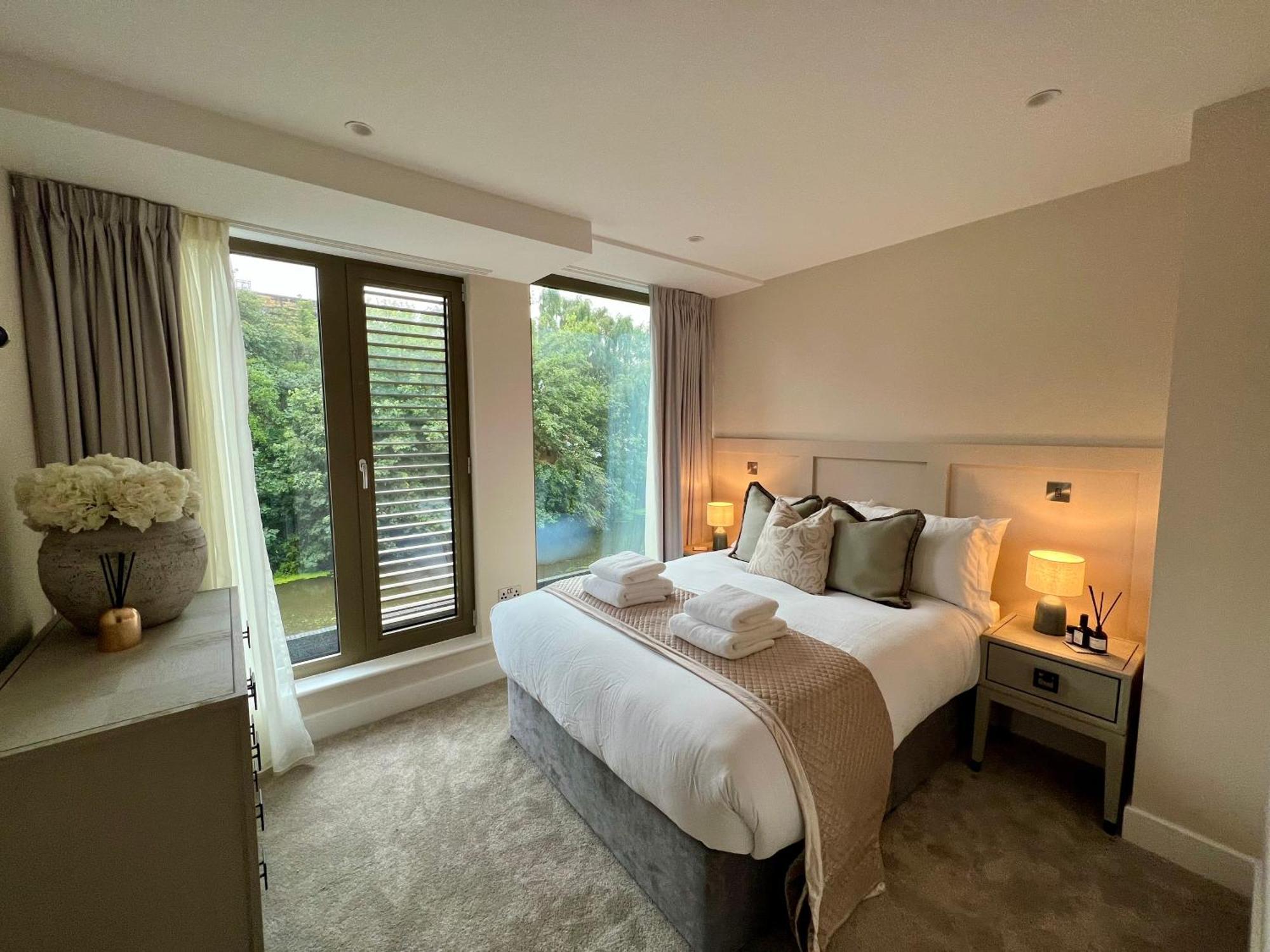 The Noir Blanc Retreat At Ryedale House Apartment York