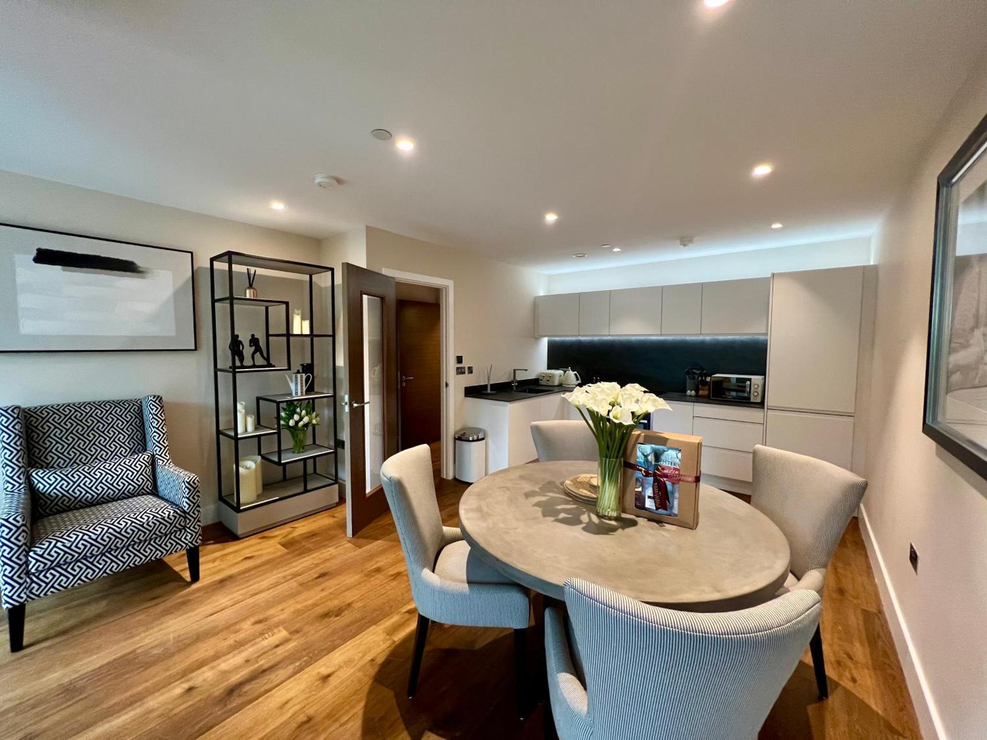 Apartment The Noir Blanc Retreat At Ryedale House